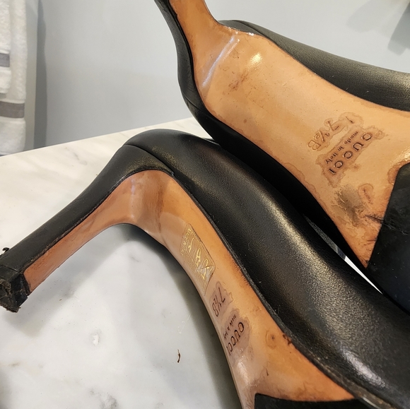 Gucci boots with fur that can we worn folded down or not. Heel worn see pics - Picture 5 of 6